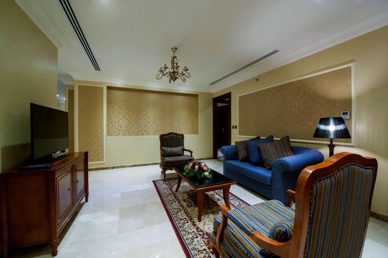 โรงแรมเรดิสัน บลู ดาห์รัน อัลโคห์บาร์ ภายนอก รูปภาพ